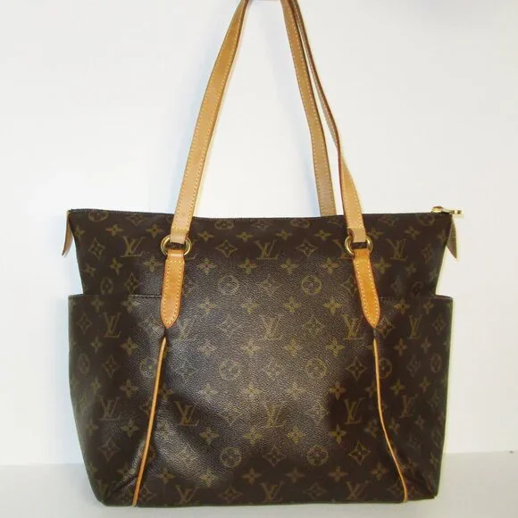 Louis Vuitton Elegant Brown Tote Bag - Picture 3 of 16